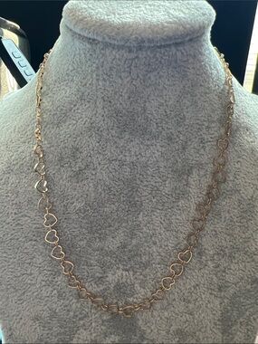 Delicate Heart Link Necklace in Rose Gold